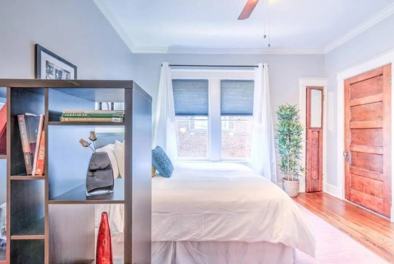 Apartment Historic Details With Modern Comforts In Midtown Memphis