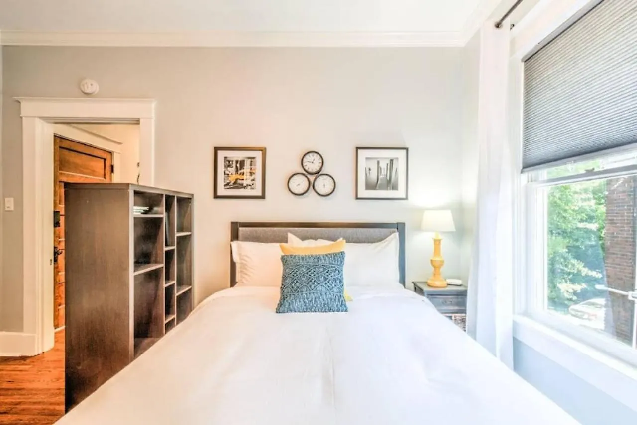 Historic Details With Modern Comforts In Midtown Memphis Apartment
