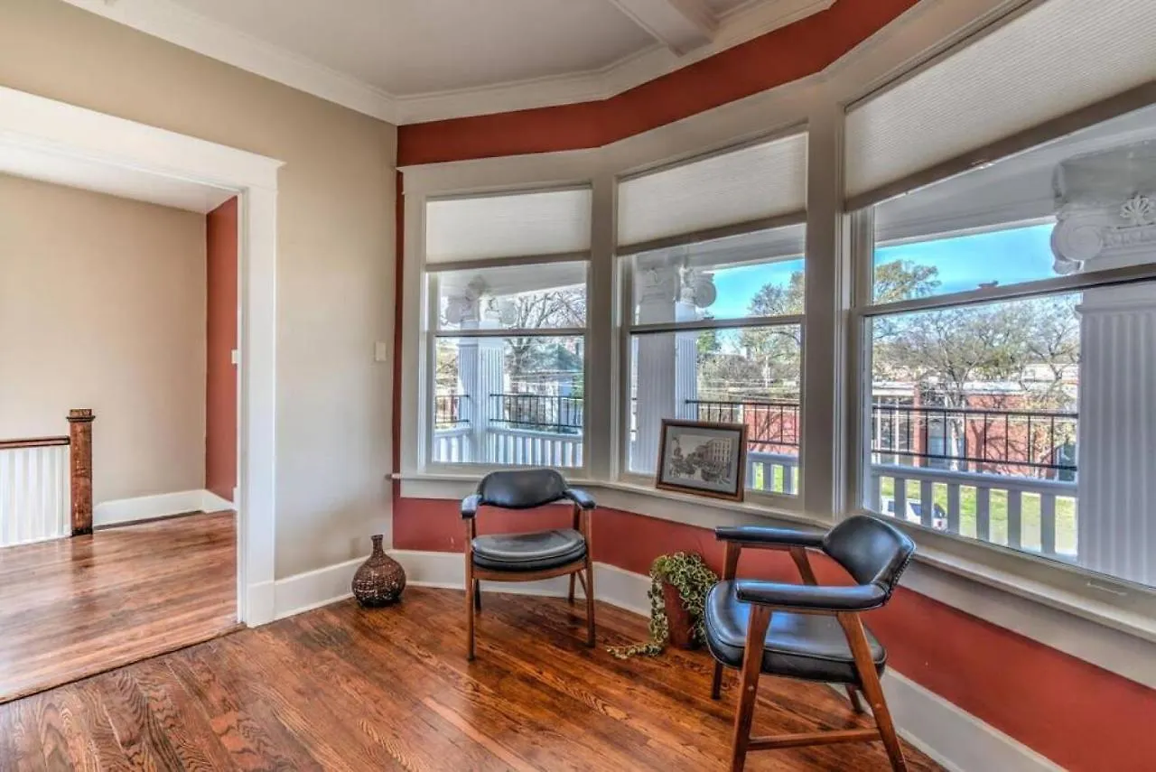 Historic Details With Modern Comforts In Midtown Memphis