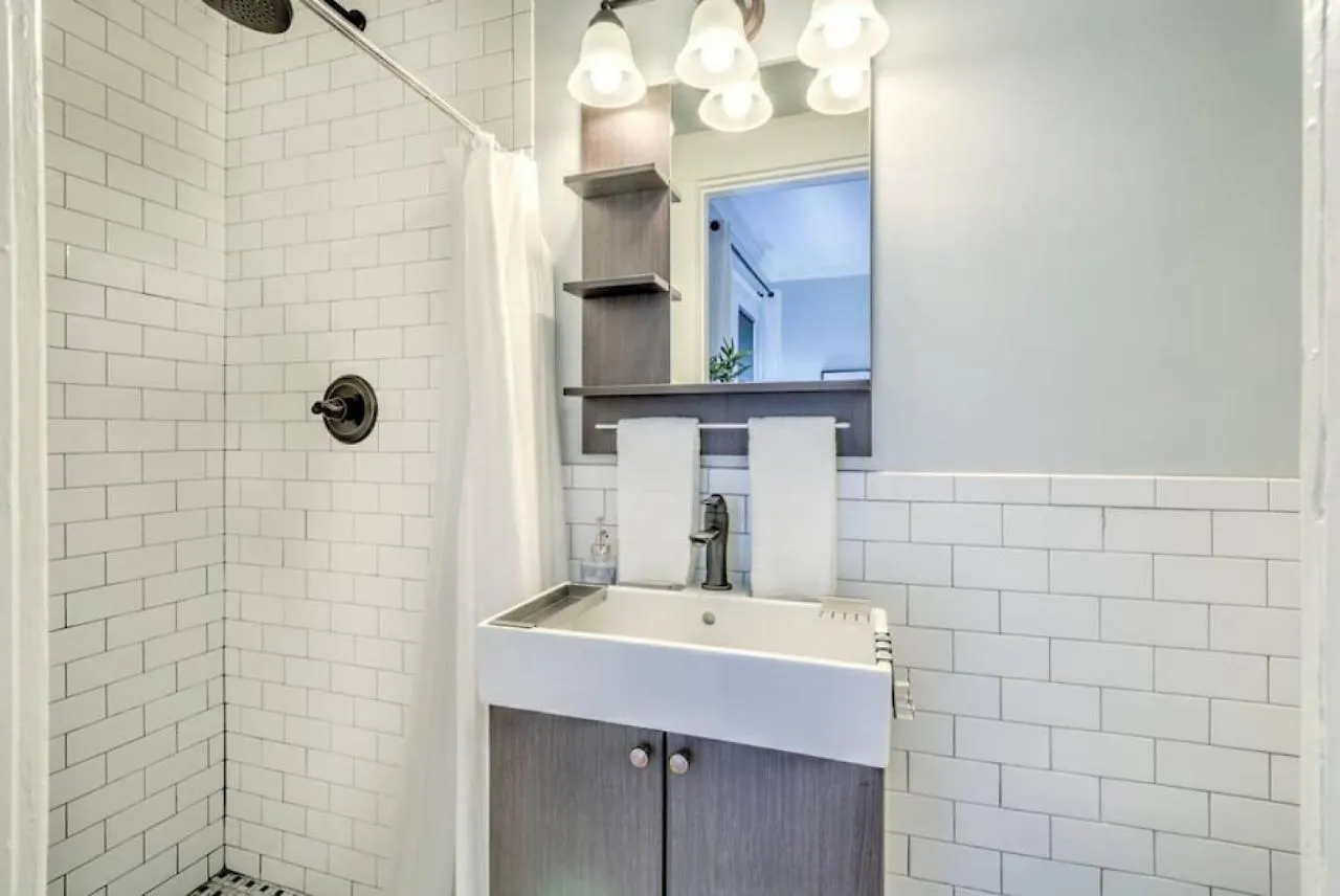 Historic Details With Modern Comforts In Midtown Memphis USA